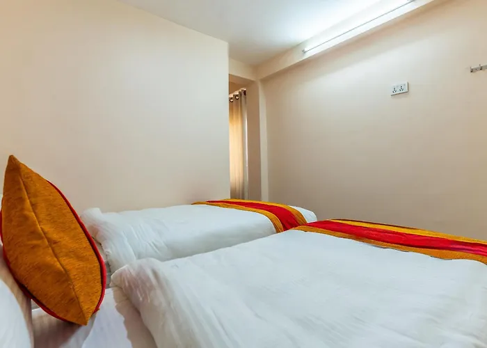 ホテル Oyo 826 Hira Palace